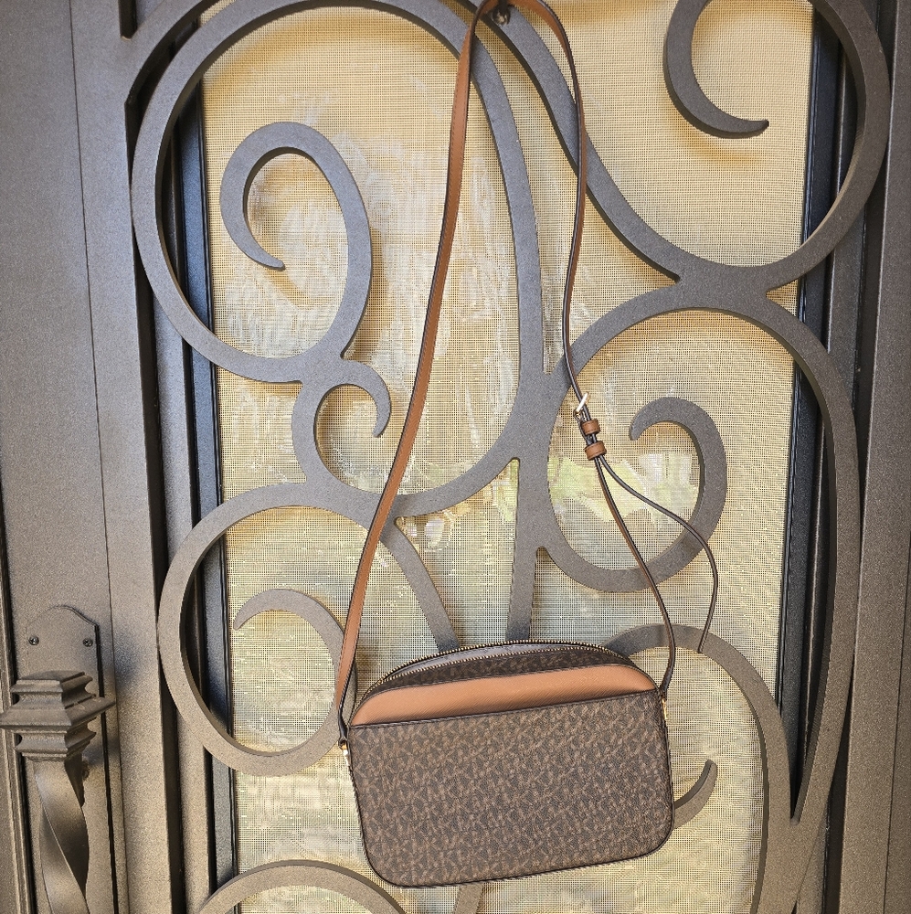 Michael Kors Brown Leather Crossbody Bag - Picture 3 of 11